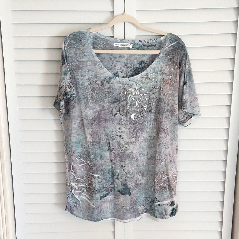 Maurices Top, Sz 1 (16), silver Scroll, Floral Pattern, Short Sleeve, Scoop Neck